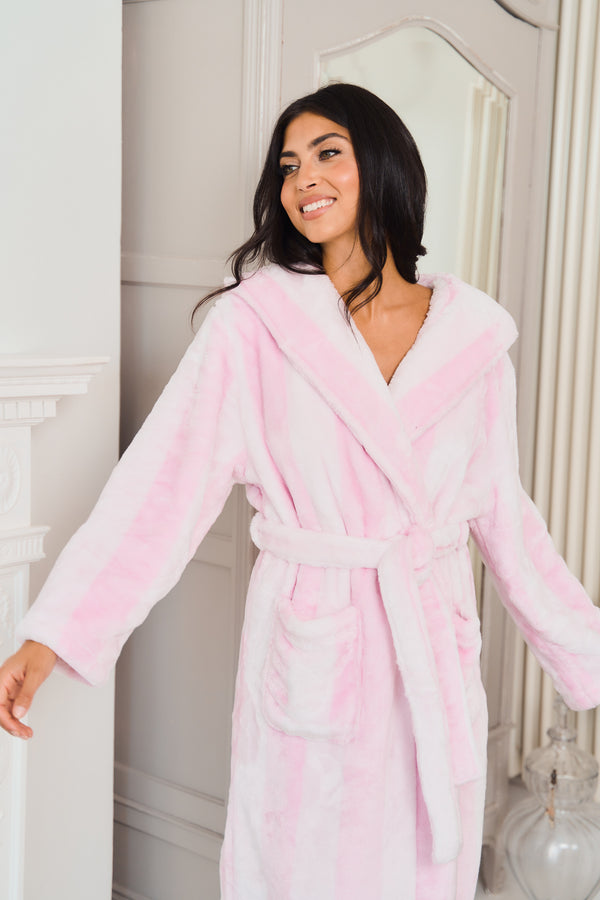 Womens Sherpa Fleece Bath Robe, Fluffy Plush Bathrobe Great Mothers Day  Gift Present for Mom, Grandma, Daughter, Sister, Wife at Amazon Women's  Clothing store