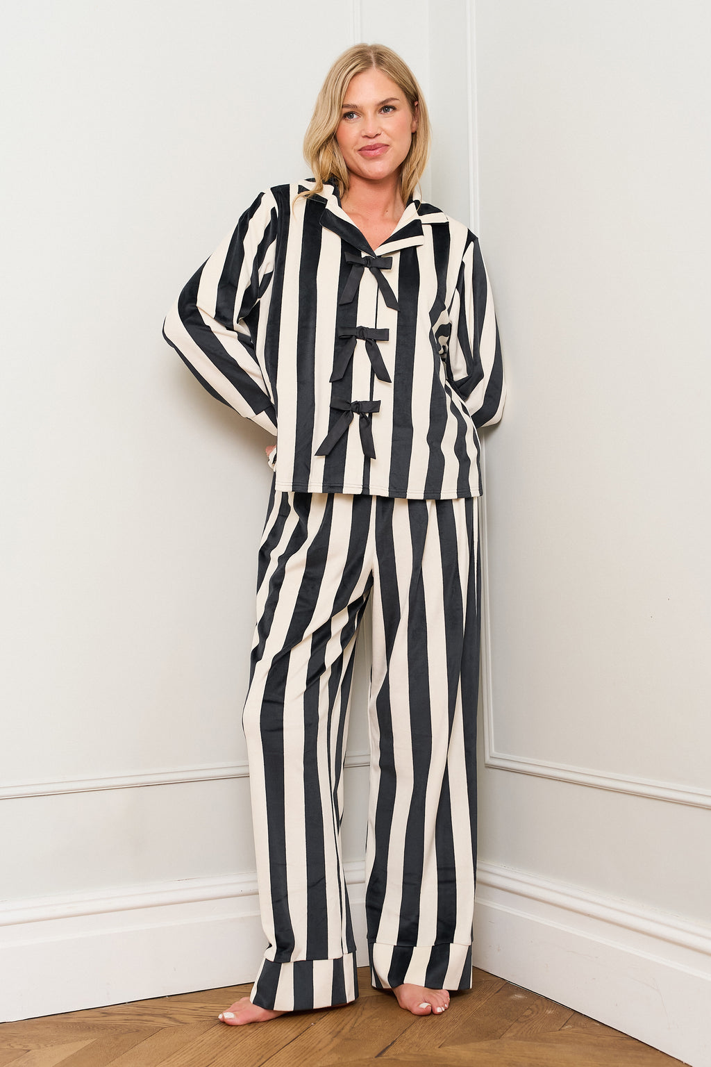 Mono Bow Traditional Pyjama Set
