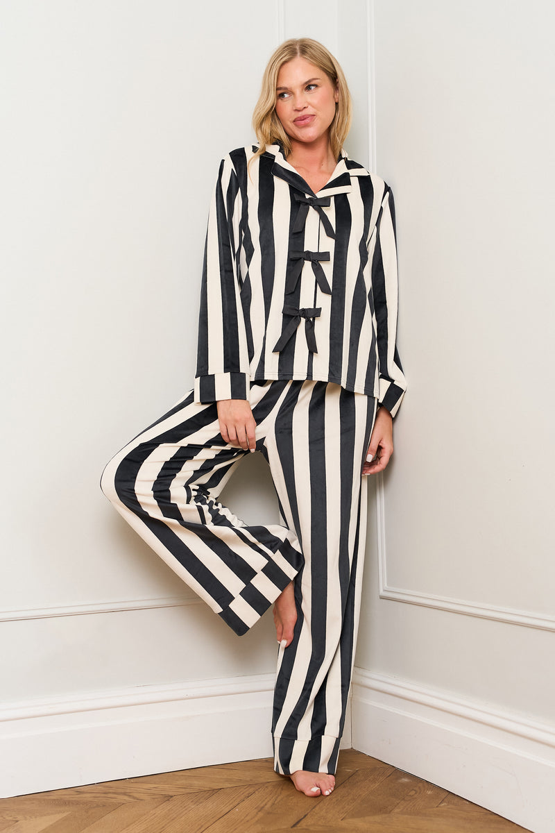 Mono Bow Traditional Pyjama Set